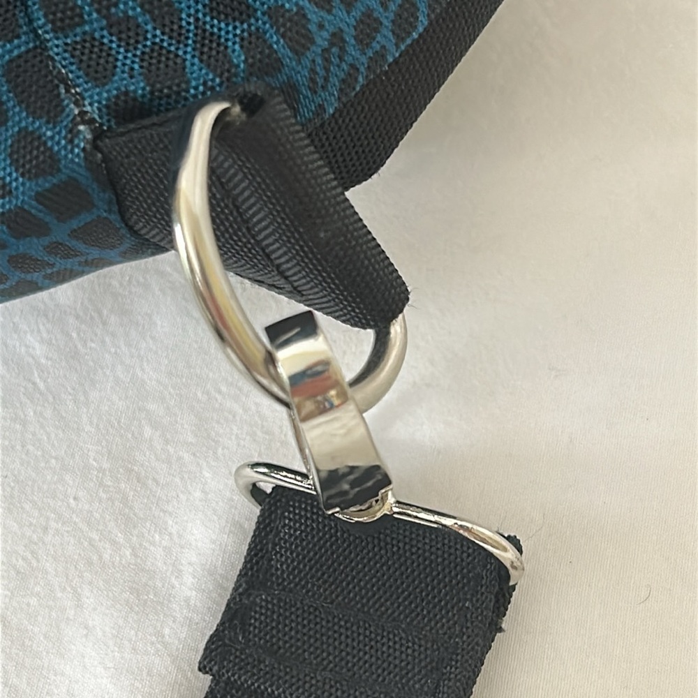 Black blue giraffe animal print quilted double strap backpack carry bag - Picture 8 of 11